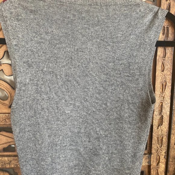 BCBG Cashmere & Silk sleeveless sweater - Picture 7 of 7